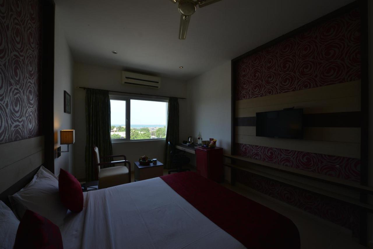 Srm Hotel Thoothukudi Kültér fotó