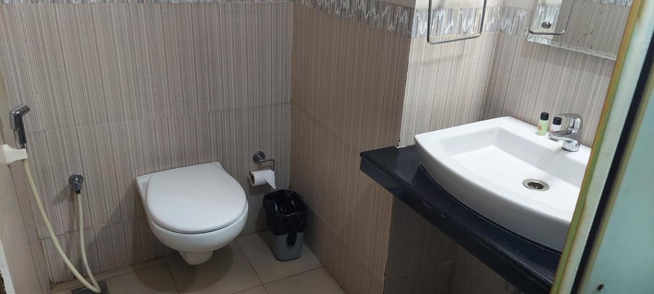 Srm Hotel Thoothukudi Kültér fotó
