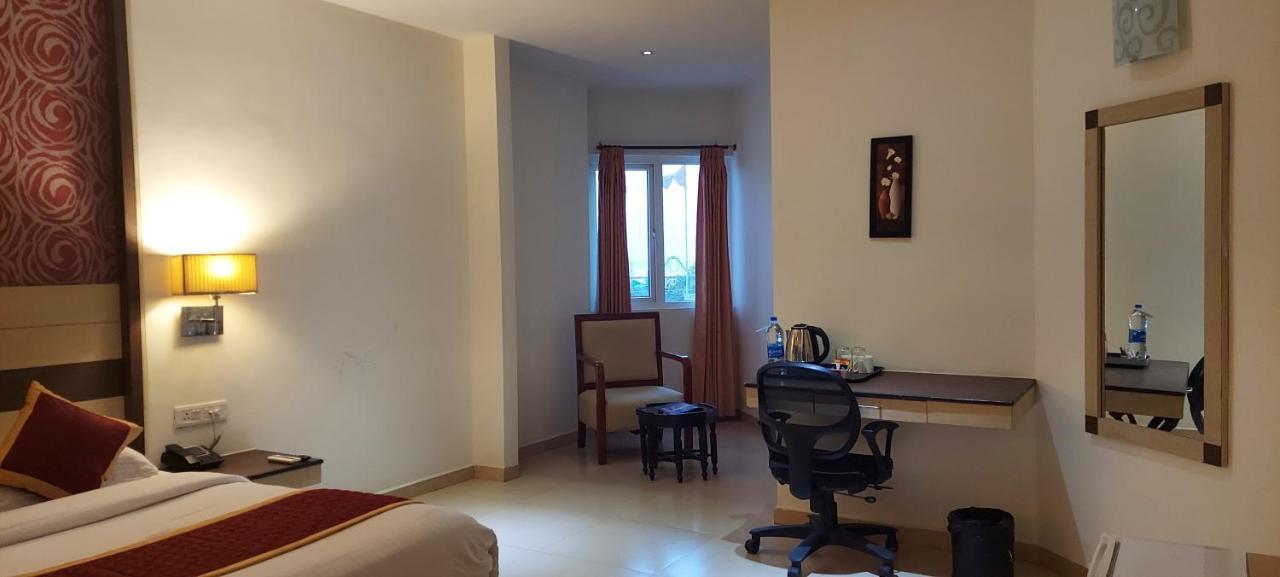 Srm Hotel Thoothukudi Kültér fotó