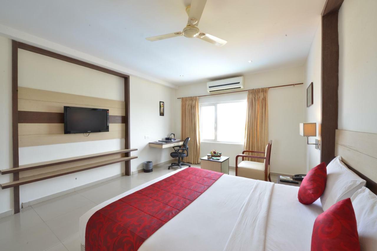 Srm Hotel Thoothukudi Kültér fotó